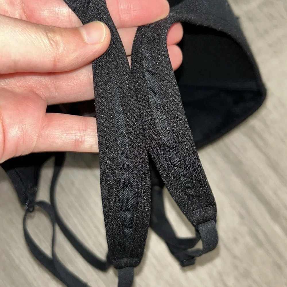 🩷FIRM PRICE🩷Victorias Secret Black Flow On Point Seamless Triangle Bra